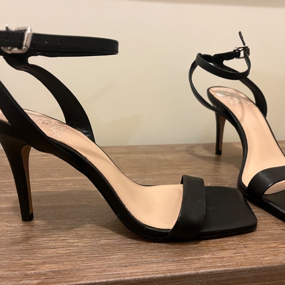 Vince Camuto Open Toe Sapranda Black Heels, Size 8 - Picture 2 of 3